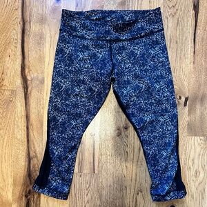 Lululemon Multi-Colored Capri Leggings Size 10
